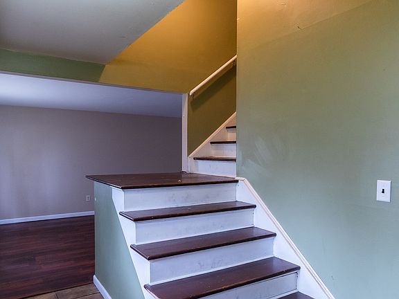4th image of 6528 Menlo Way
