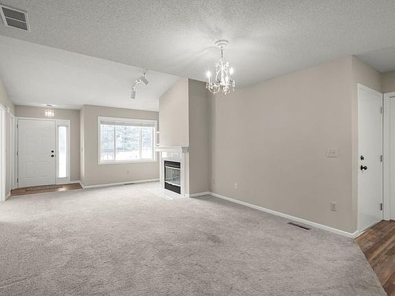 3rd image of 861 Sunrise Dr