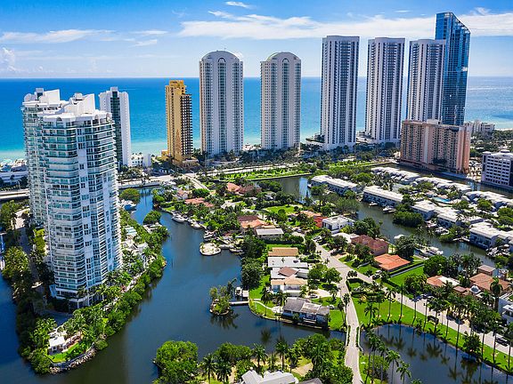 5th image of 16400 Collins Avenue #1046