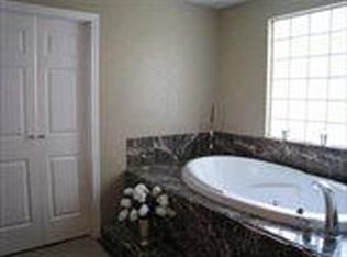 2527 S San Antonio Ave, Pearland, TX 77581