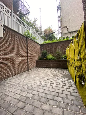 Rented by Grand & Co. | media 2