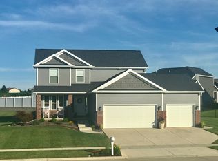 1218 Willow Creek Dr, Bloomington, IL 61705