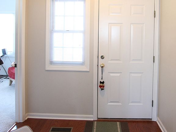 3rd image of 4288 Fall Lake Dr