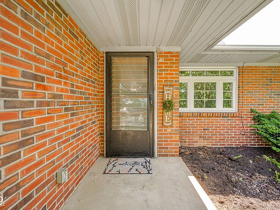 4th image of 600 N Alden Rd