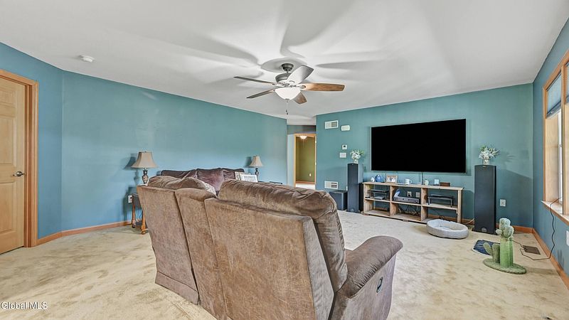 5th image of 184 Hillview Road