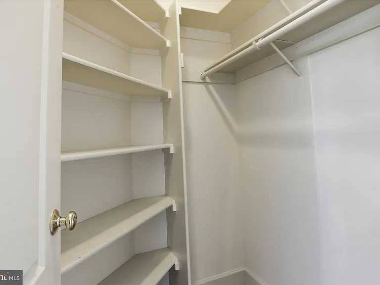 23059 Bronstein Ln — Photo 47