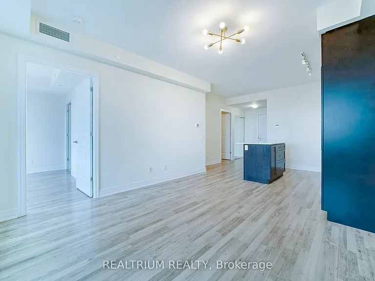 9075 Jane St #1207 — Photo 16