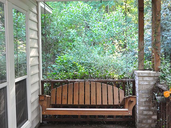Front Porch/Swing