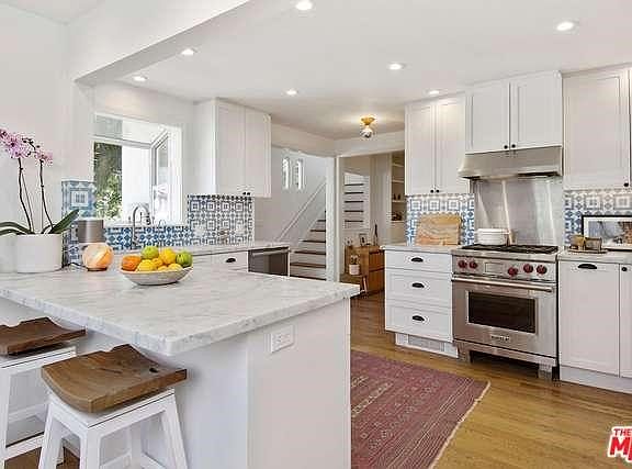 5th image of 1347 Hill St