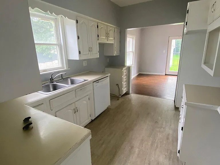 16917 Larchwood Ave — Photo 27