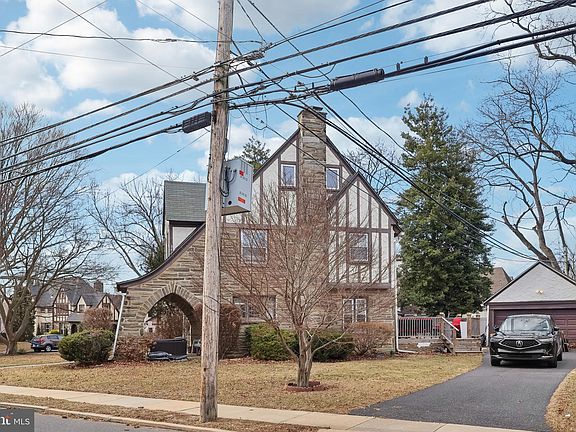 4th image of 4415 Bond Ave