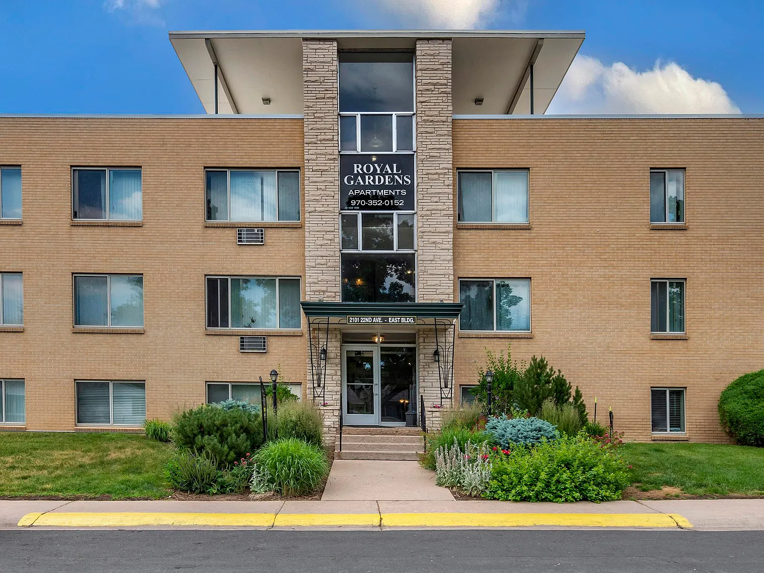 Royal Gardens Apartments — Photo 4