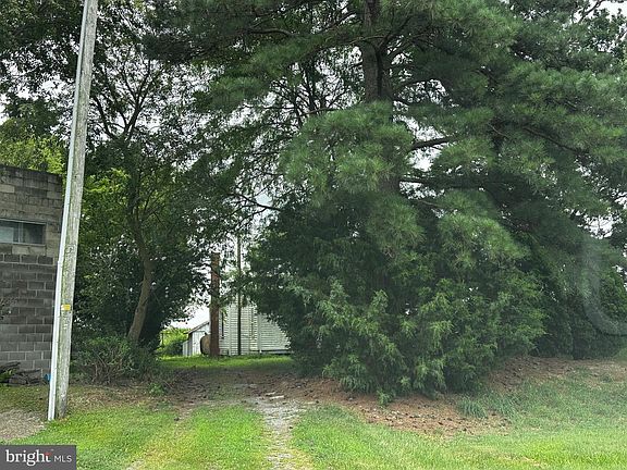 2nd image of 1500 Roe Ingleside Rd
