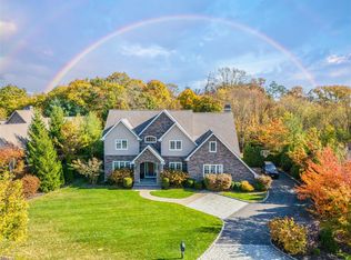 9 Buckingham Ct, Muttontown, NY 11791