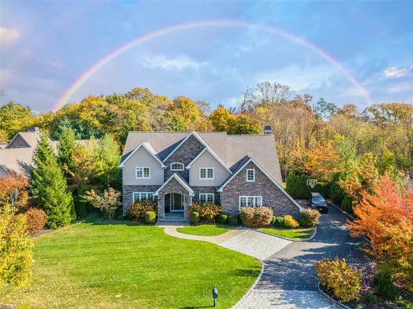 9 Buckingham Court, Syosset, NY 11791