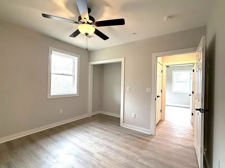 1300 Johnson Ave — Photo 13