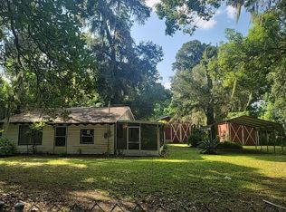 6039 SE Foss Rd, Belleview, FL 34420