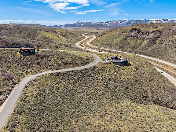 5th image of 1007 E Canyon Gate Rd