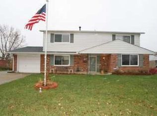 6262 Leawood Dr, Dayton, OH 45424