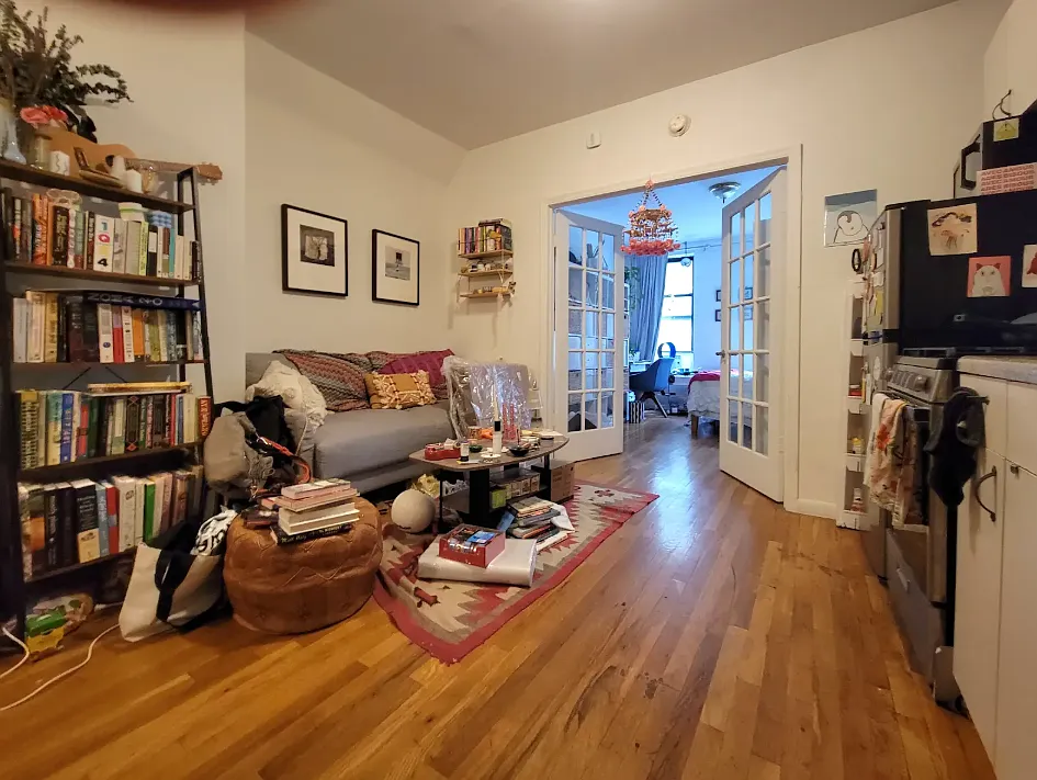 211 E 5th St #11