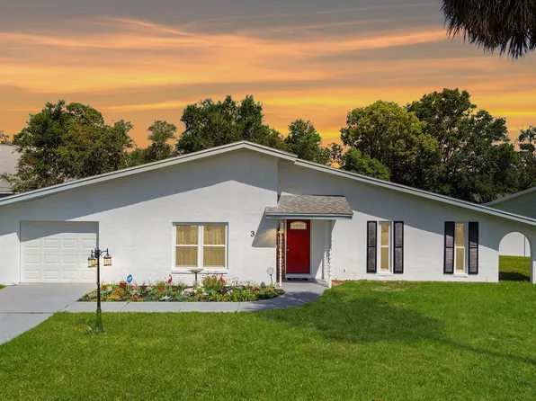 3 Flamingo Dr, Palm Coast, FL 32137