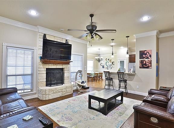 5th image of 810 Flat Water Dr