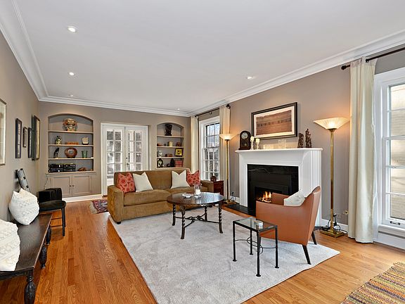 5th image of 2111 Greenwood Ave