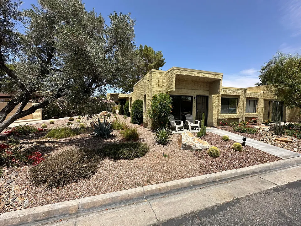 5332 Los Coyotes Dr