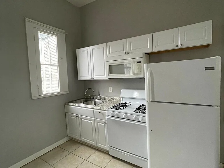 3222 Prytania St #J — Photo 2