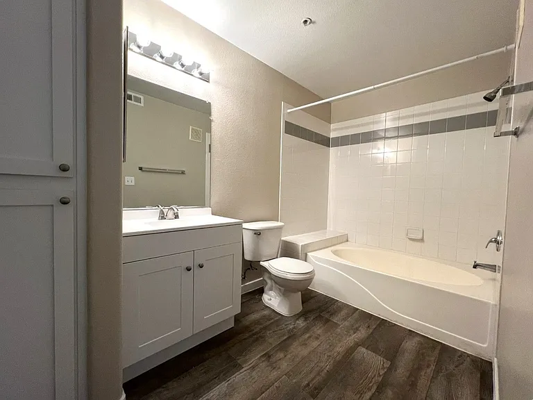 950 Seven Hills Dr #122 — Photo 11