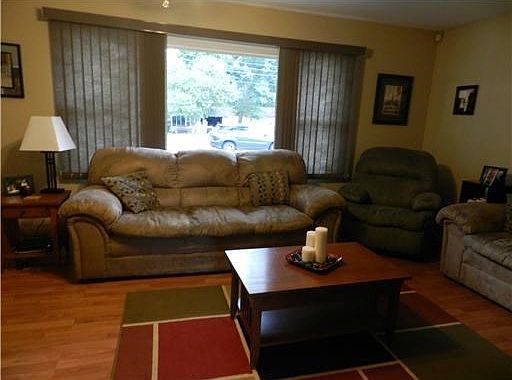 3rd image of 30958 Dogwood Dr