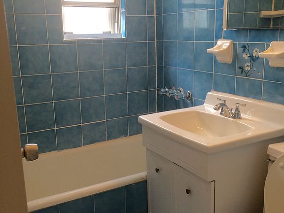 4th image of 2417 41st St