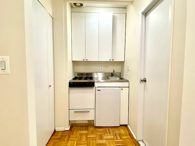524 E 79th St #3-C — Photo 8