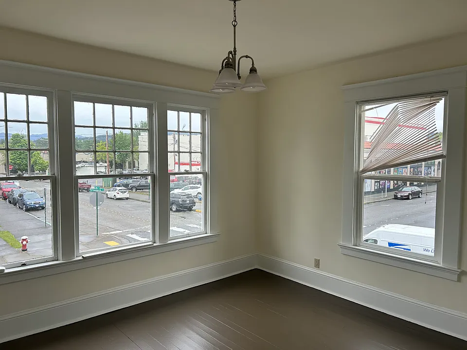 201 N Commercial St #200