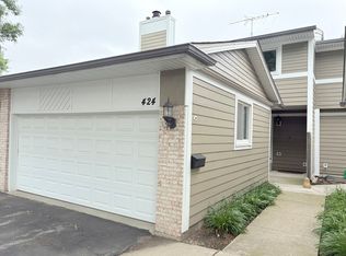 424 Mallard Dr, Deerfield, IL 60015