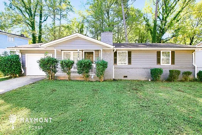 220 Creekwood Ln