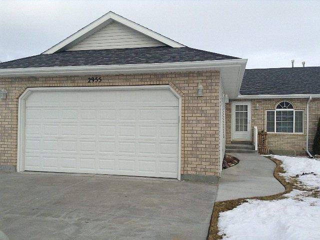 1st image of 2955 E Courtyard Cir