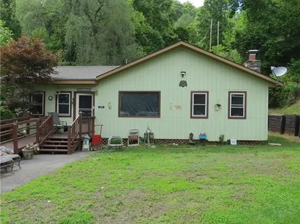 383 Leisure Ln, Burnsville, NC 28714