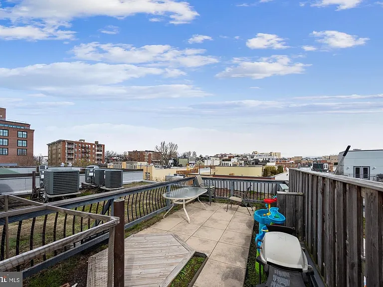 2360 Champlain St NW #1.4 — Photo 31