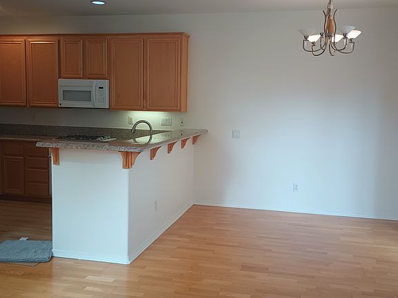 3rd image of 9914 Fieldthorn St