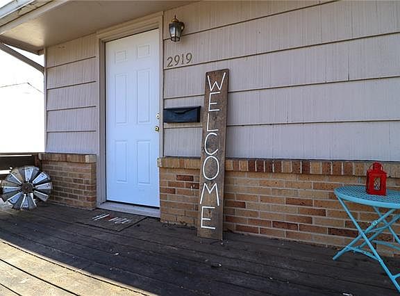 3rd image of 2919 S Hawthorne Ave