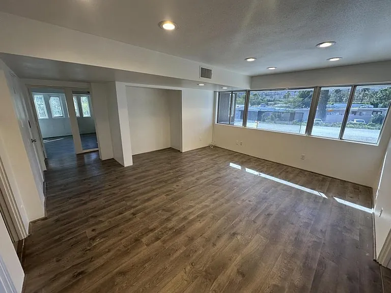 2286 N Junipero Ave — Photo 26