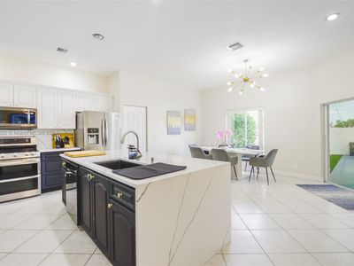 601 NE 38th St, Deerfield Beach, FL, 33064