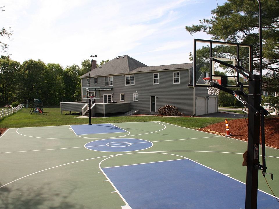 2nd image of 19 Wisteria Dr