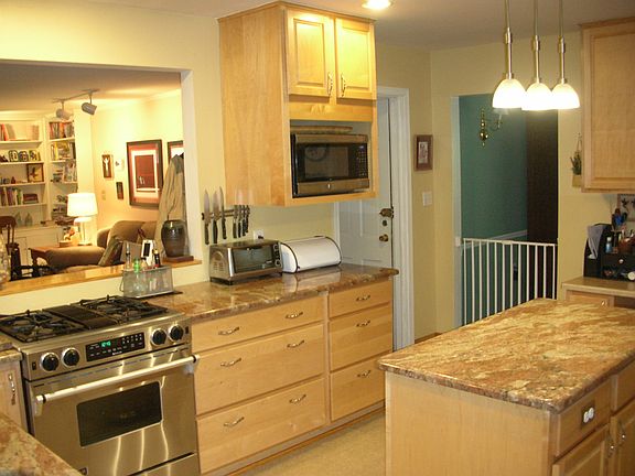 Kitchen with passthrough to Family Room