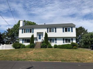 55 5th Ave, Stratford, CT 06615