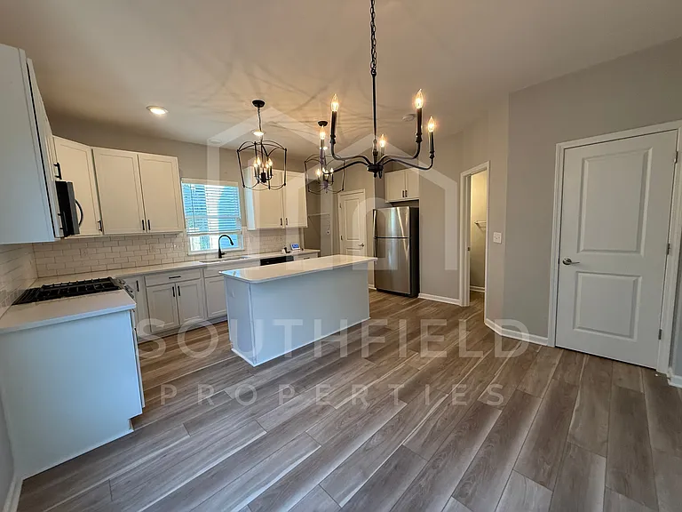 1521 Blair Ave — Photo 4