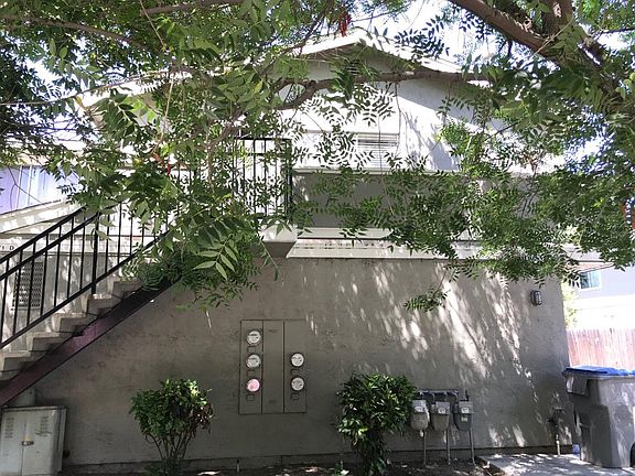 2nd image of 1371 McQuesten Dr APT D