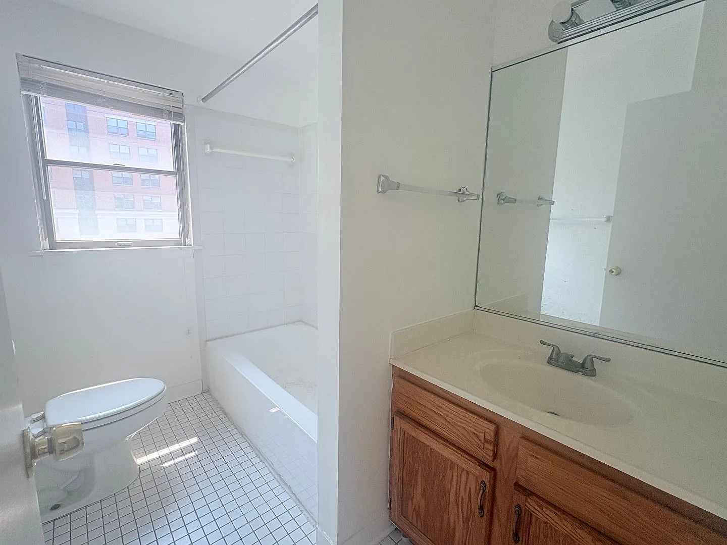 13 W. Preston St — Photo 4