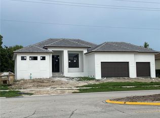 423 S Barfield Dr, Marco Island, FL 34145